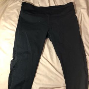 Fabletics black high waisted capri leggings